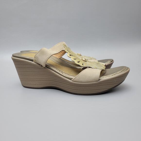 Naot Womens Medallion T Strap Leather Slip On Wedge Sandals Gold Size 38/7.5 - Picture 4 of 8